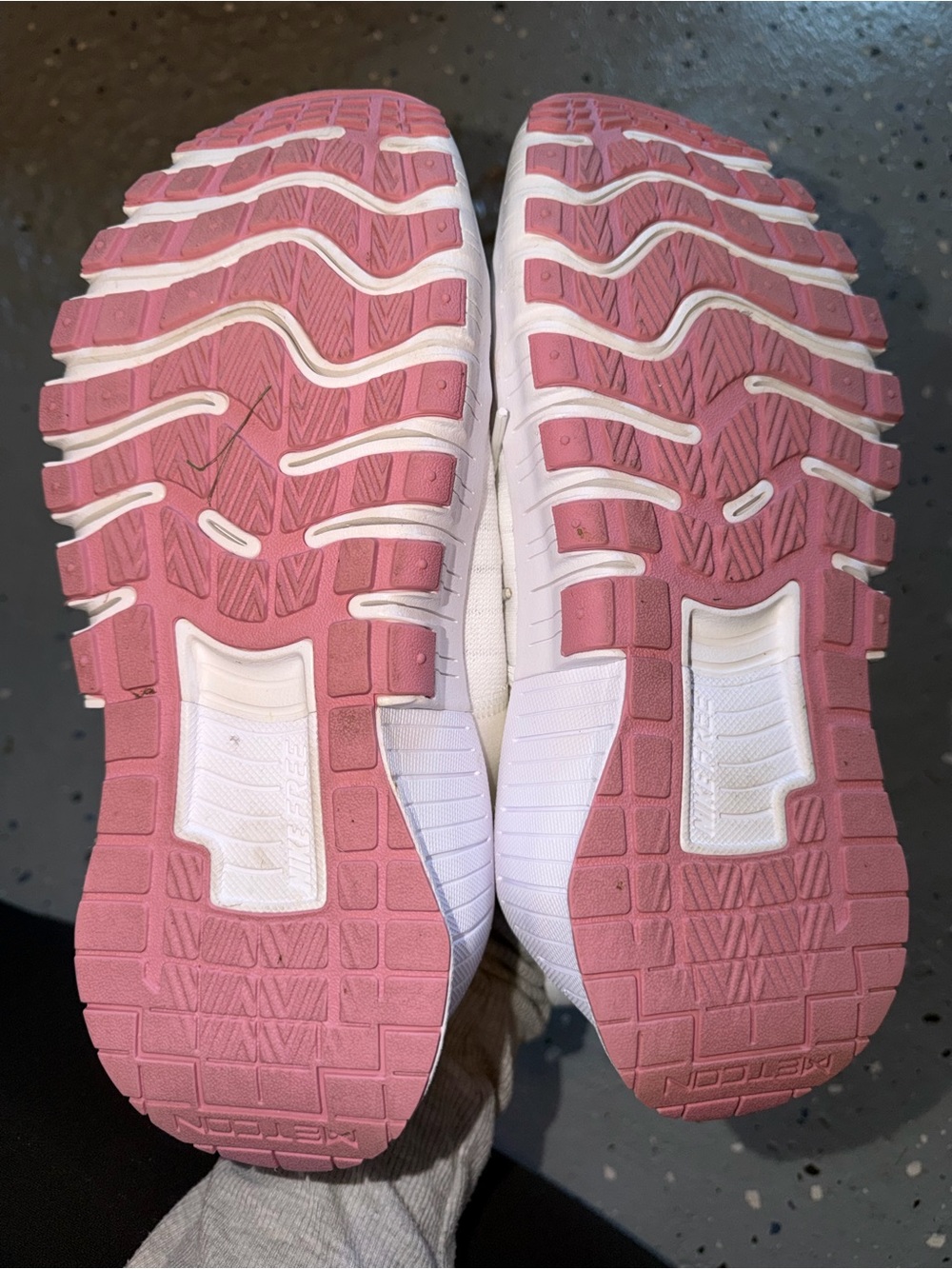 WOMEN'S NIKE FREE METCON 6 TRAINING SHOES - Picture 7 of 8